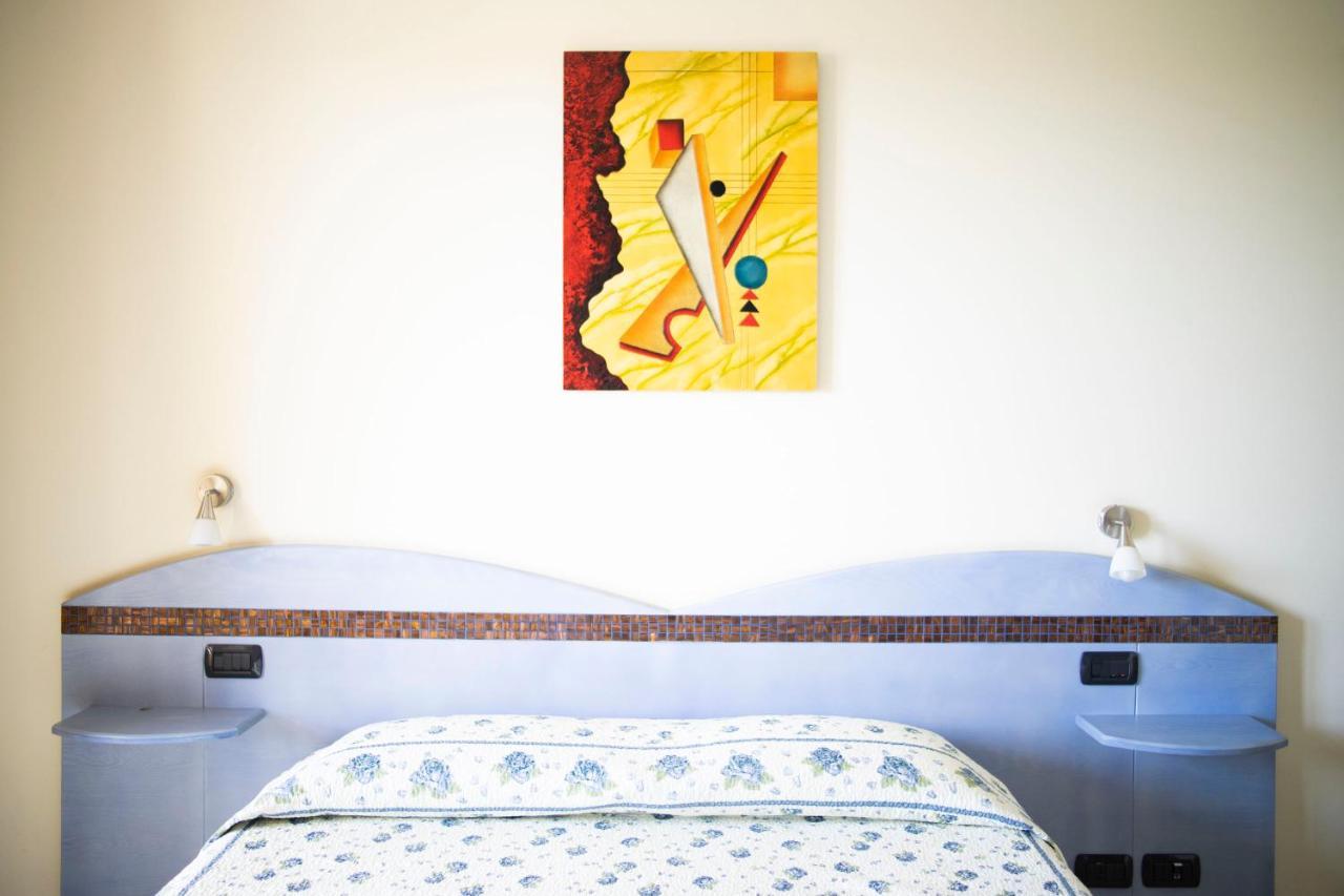Il Fenicottero Hotel กวาร์ตู ซานเตเลนา ภายนอก รูปภาพ