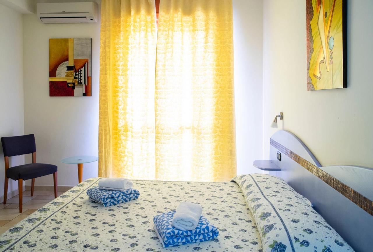 Il Fenicottero Hotel กวาร์ตู ซานเตเลนา ภายนอก รูปภาพ