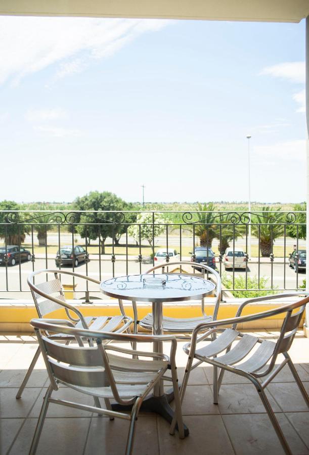 Il Fenicottero Hotel กวาร์ตู ซานเตเลนา ภายนอก รูปภาพ