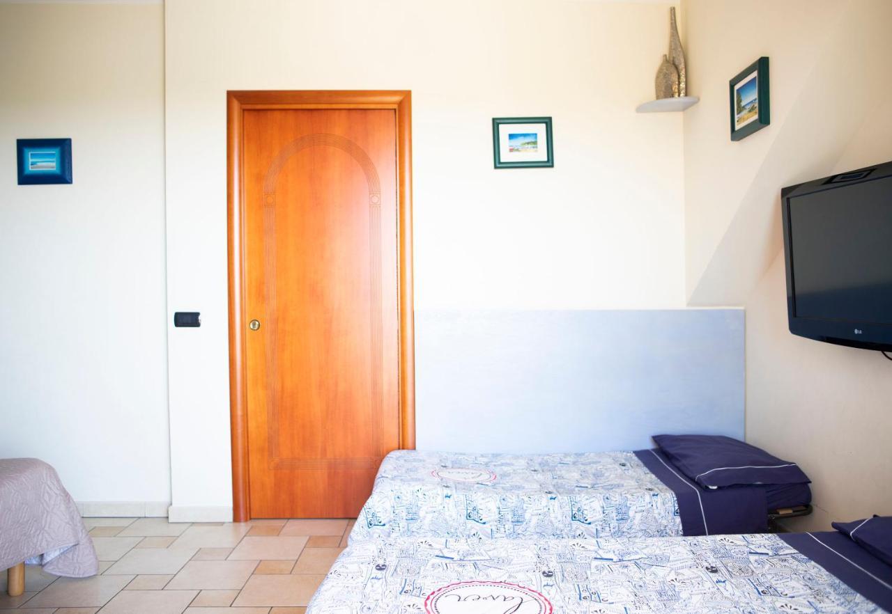 Il Fenicottero Hotel กวาร์ตู ซานเตเลนา ภายนอก รูปภาพ
